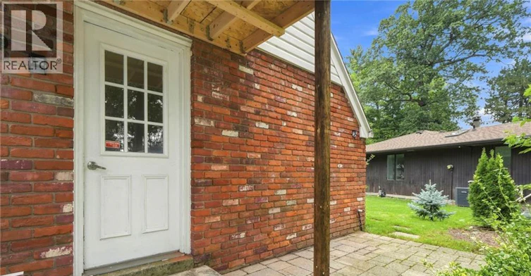 Lower-208 Shore Boulevard NORTH, Burlington, ON, L7T 1A4 - 2