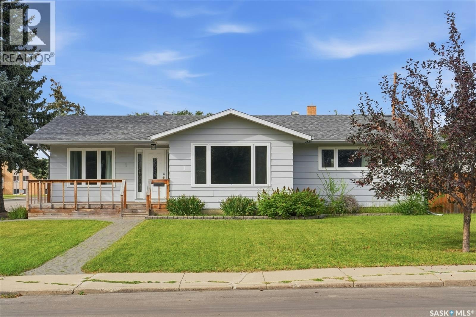 1 Stephenson Crescent, Saskatoon, SK, S7H 3L6