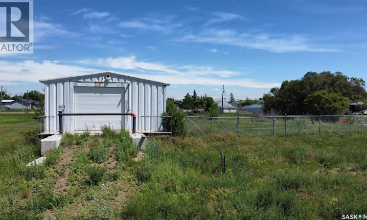 901 Railway Avenue
