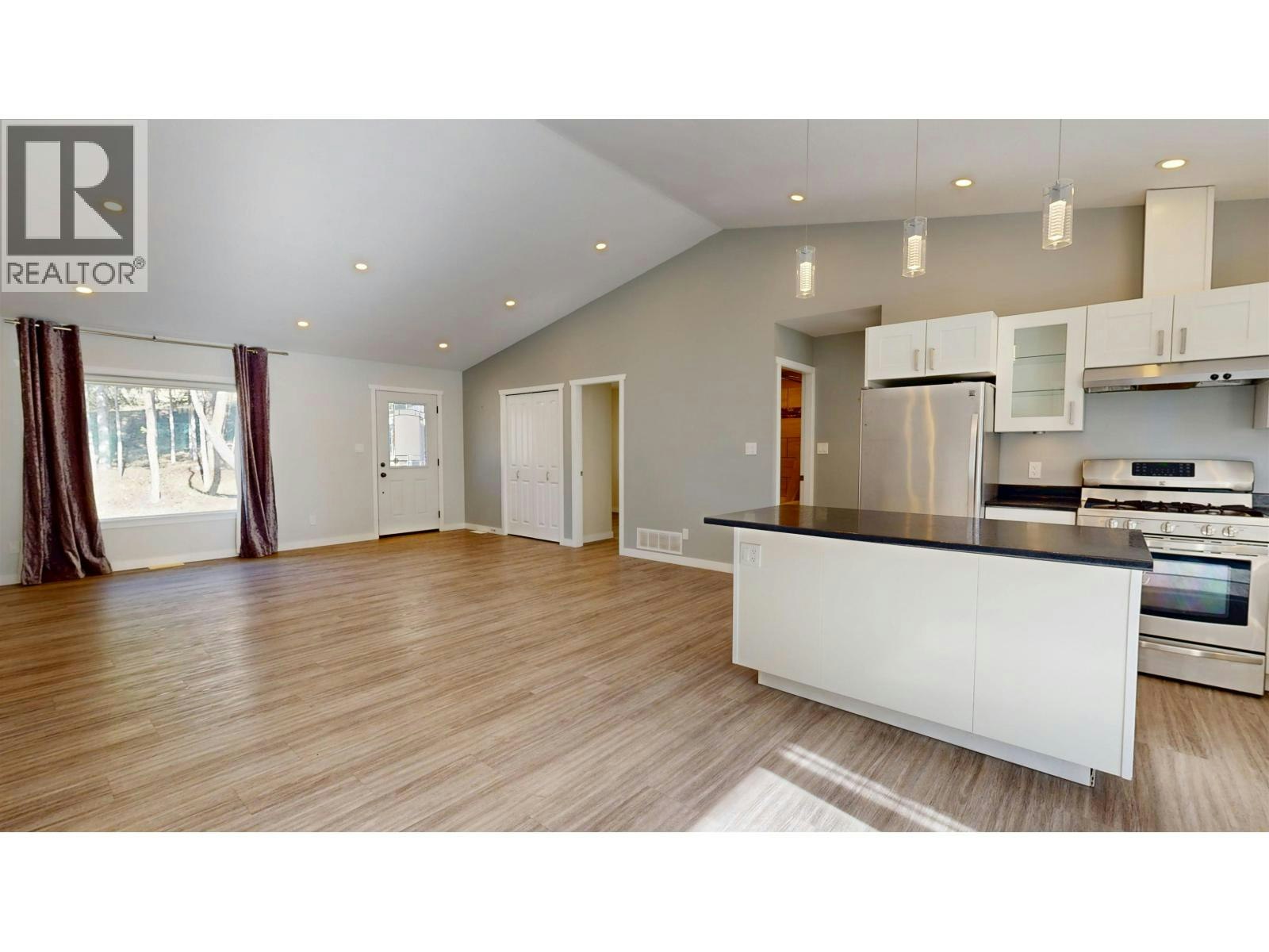4942 Kyllo Road, 108 Mile Ranch, BC, V0K 2Z0 - 9