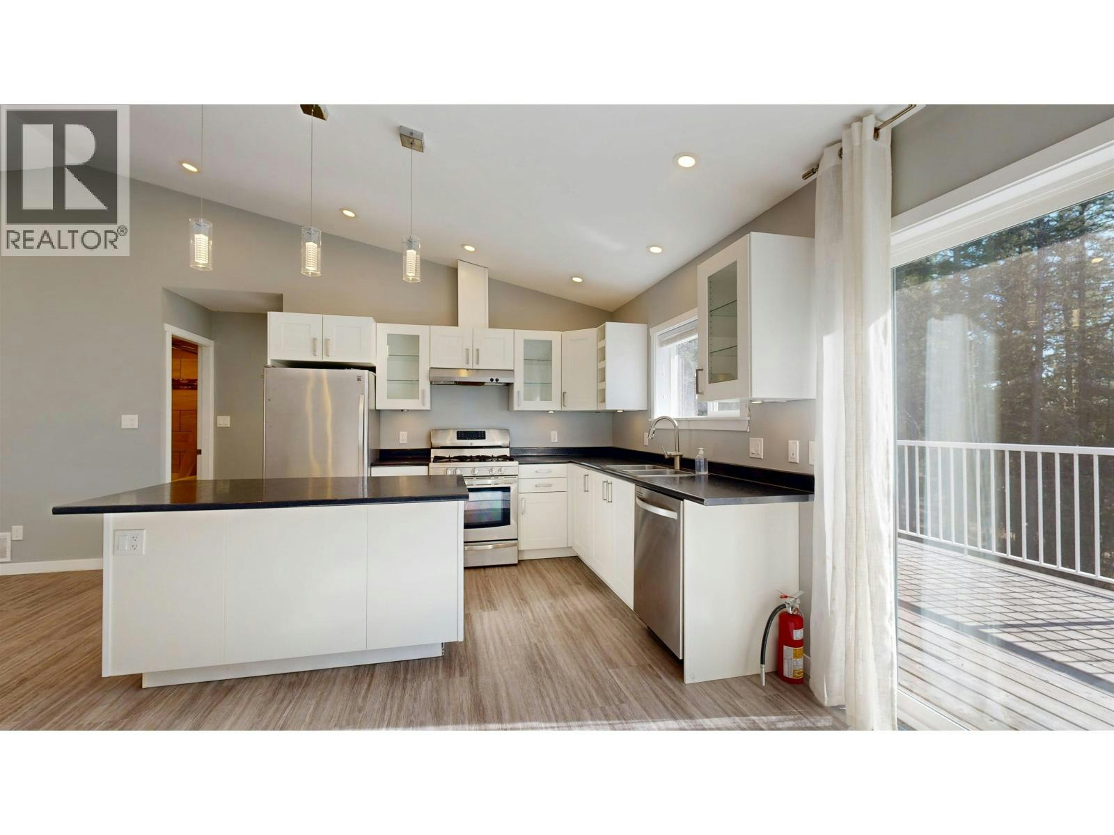 4942 Kyllo Road, 108 Mile Ranch, BC, V0K 2Z0 - 7