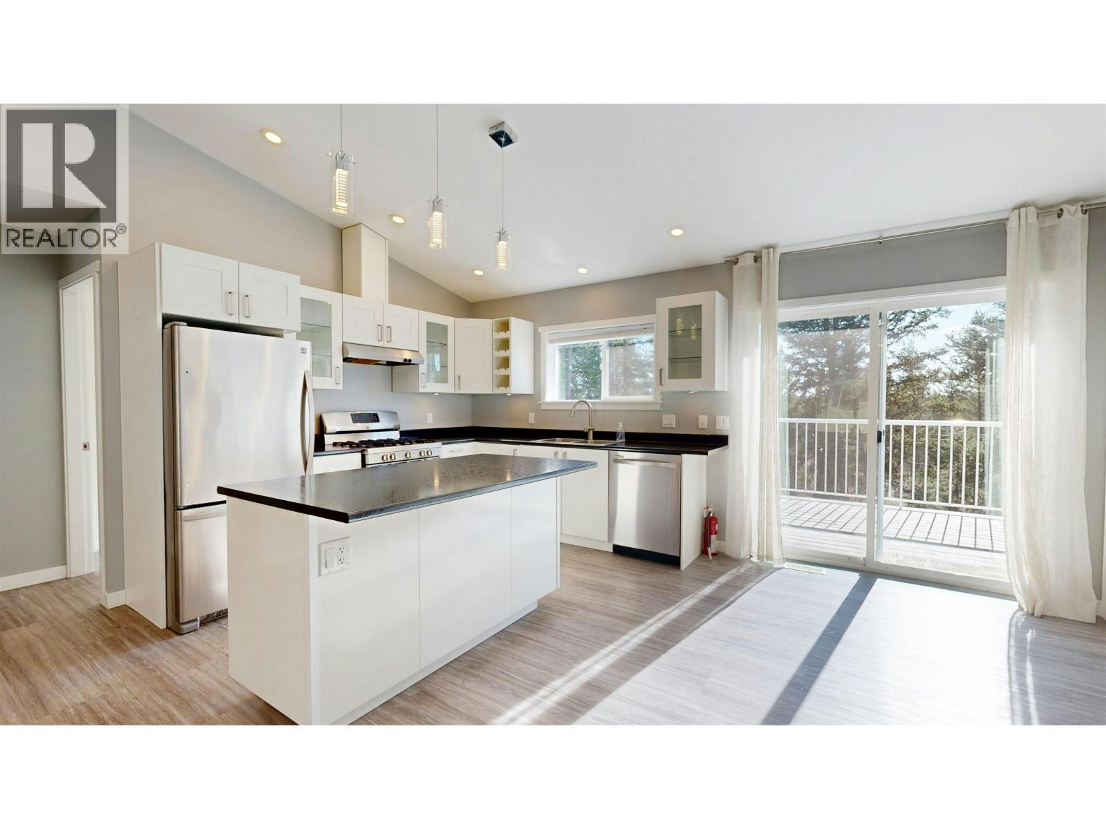 4942 Kyllo Road, 108 Mile Ranch, BC, V0K 2Z0 - 8