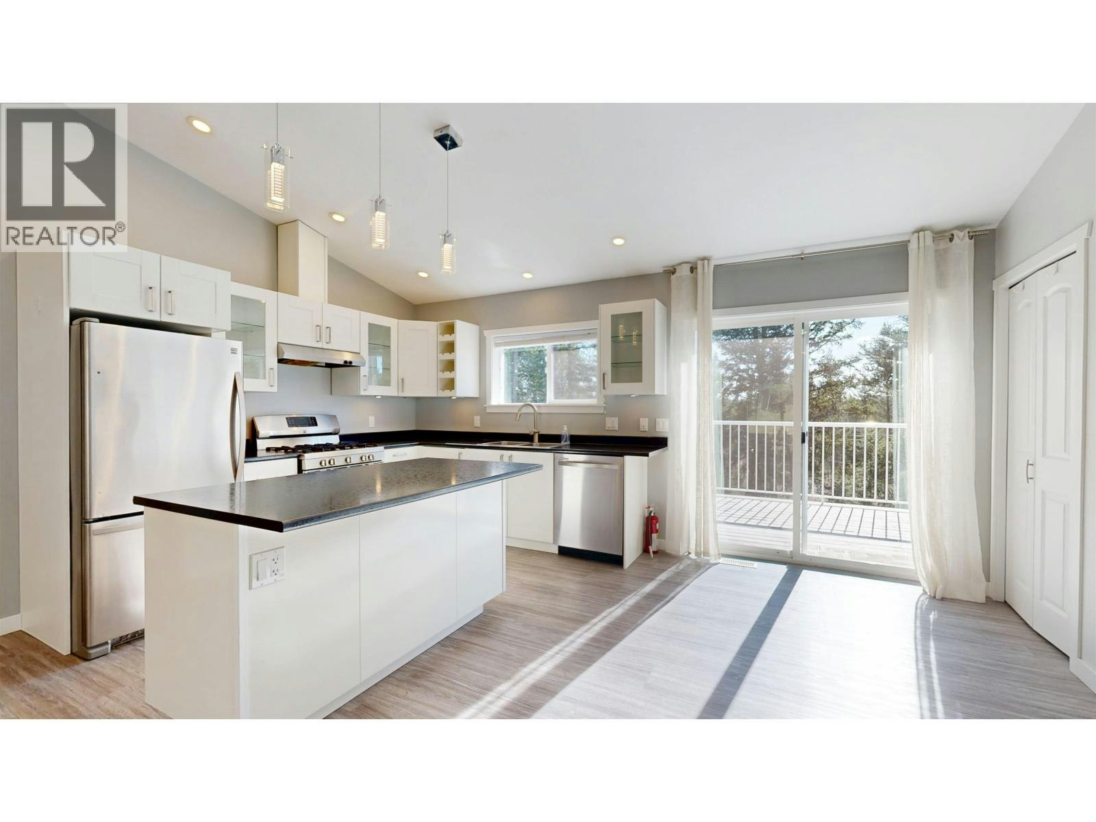 4942 Kyllo Road, 108 Mile Ranch, BC, V0K 2Z0 - 6