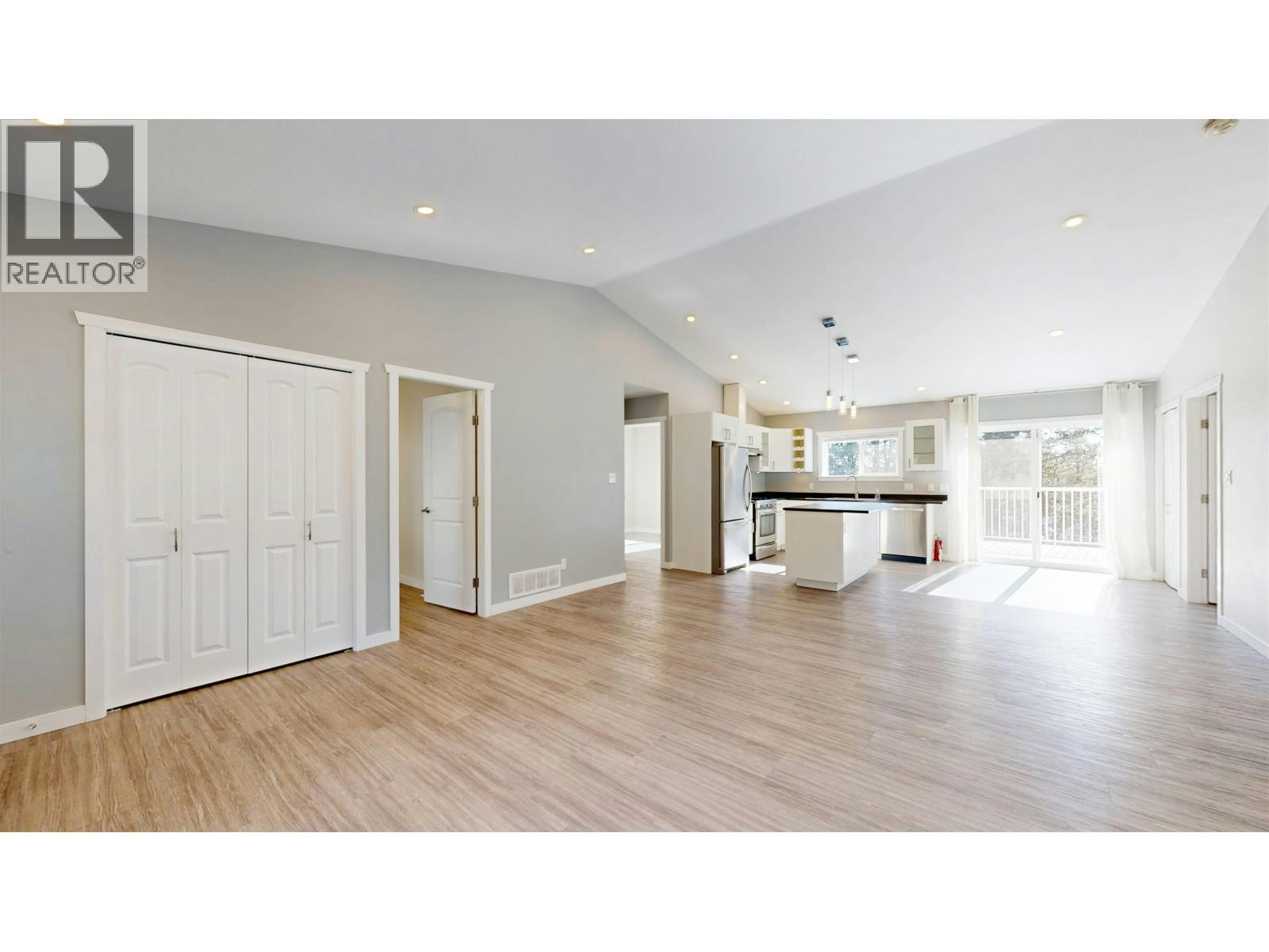 4942 Kyllo Road, 108 Mile Ranch, BC, V0K 2Z0 - 10