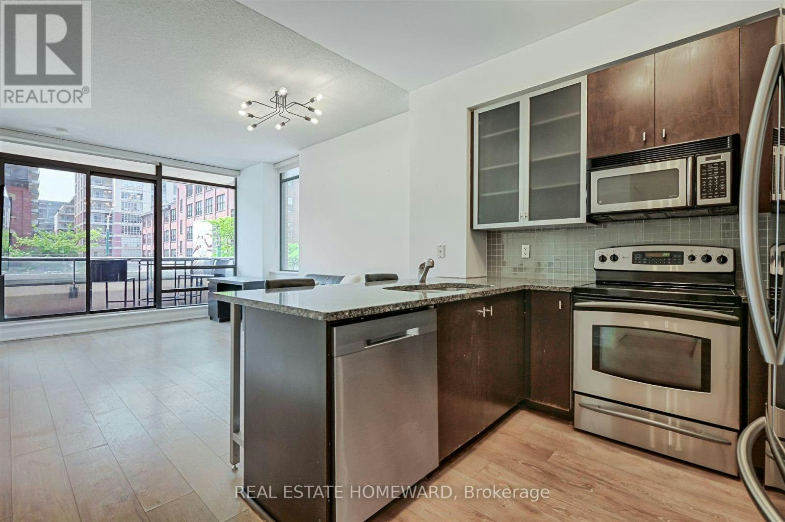 201-438 King Street W, Toronto, ON, M5V 3T9 - 7