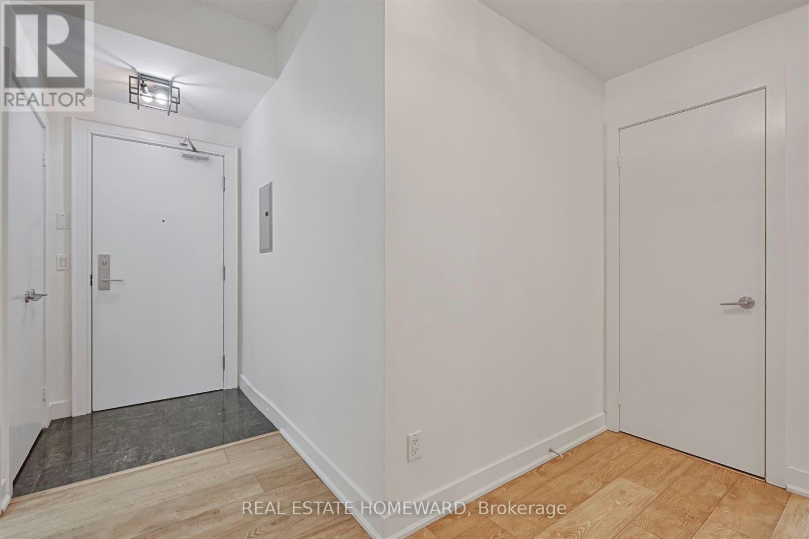 201-438 King Street W, Toronto, ON, M5V 3T9 - 18