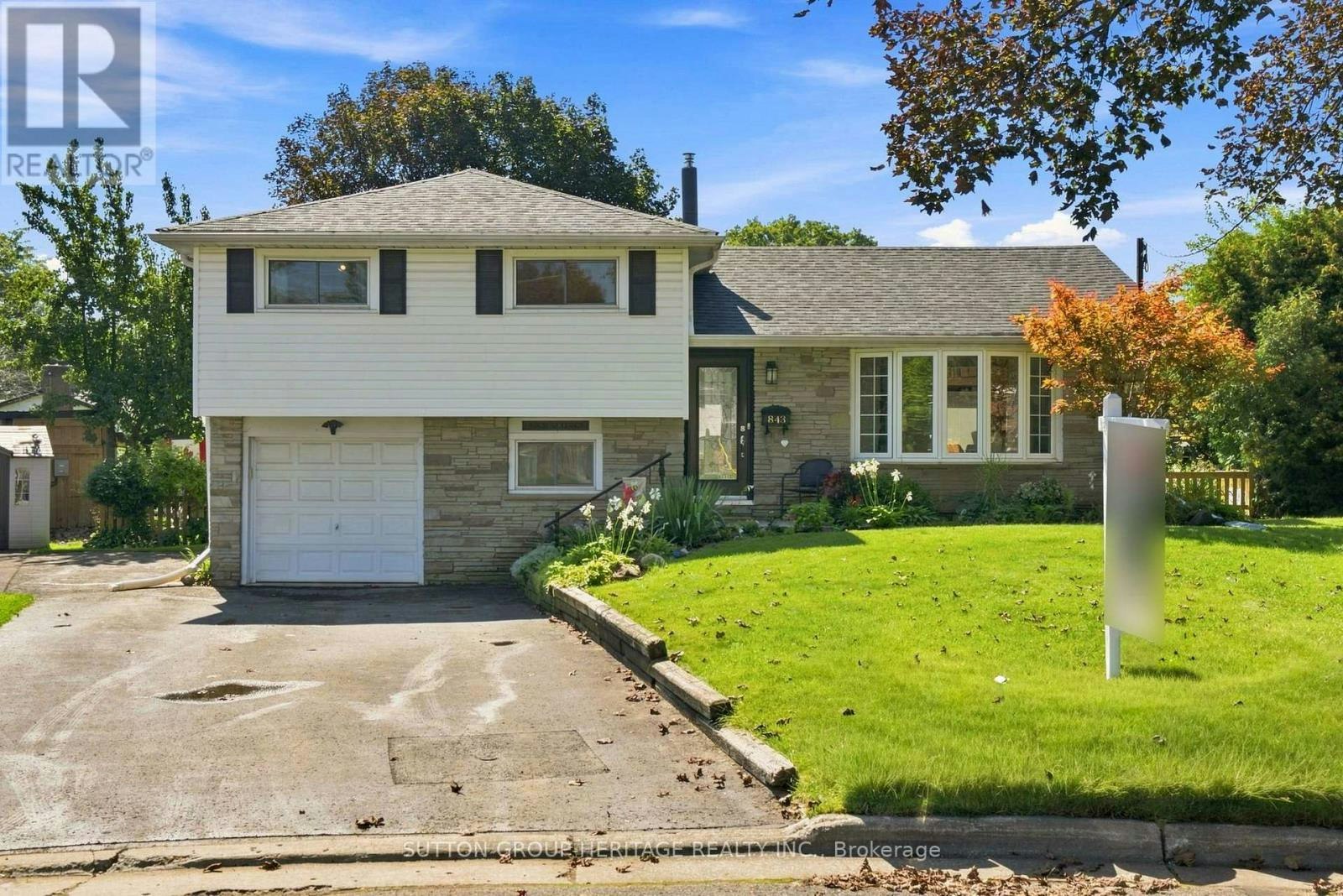 843 Carnation Court, Oshawa, ON, L1H 2H6