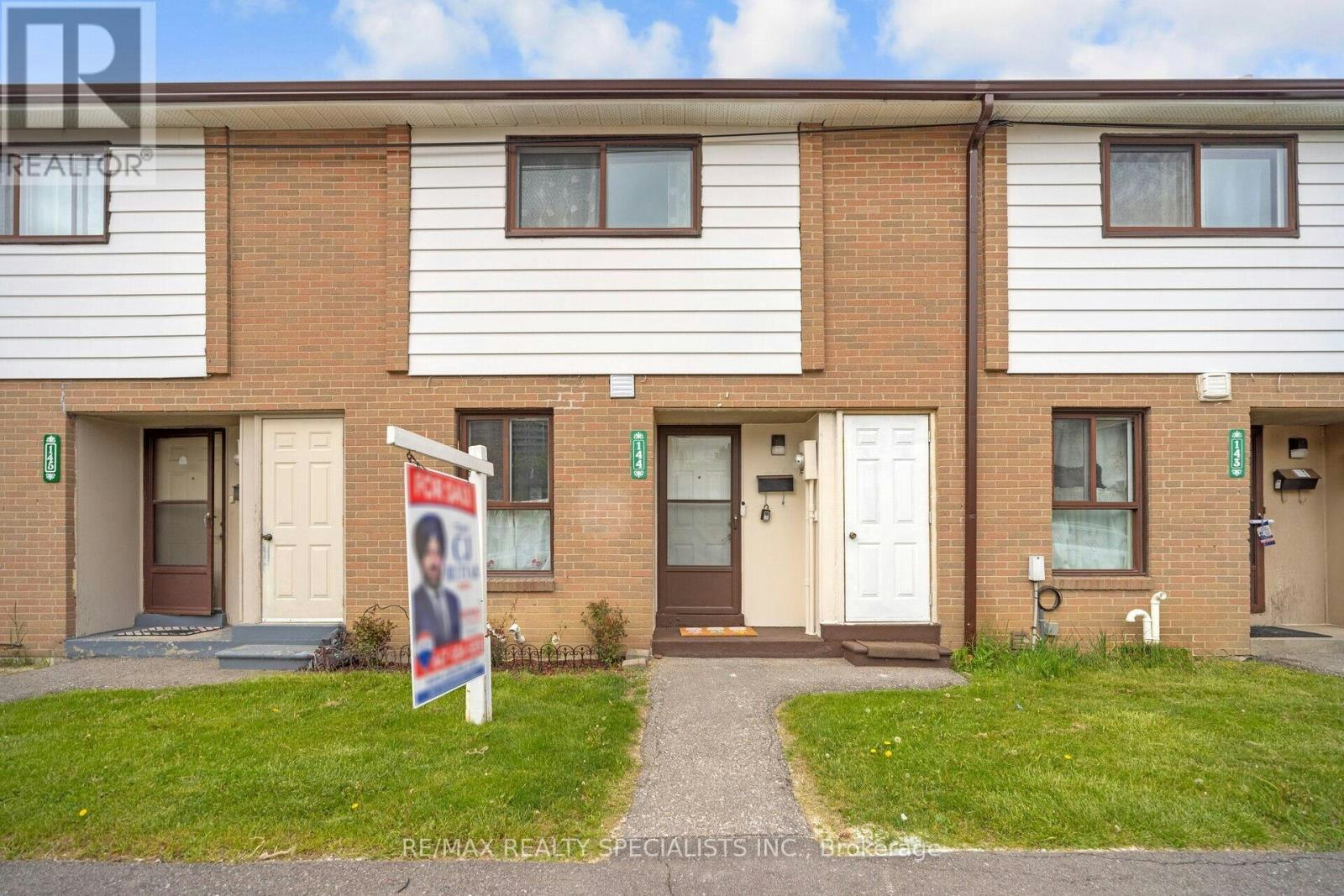 144 Fleetwood Crescent, Brampton, ON, L6T 2E6