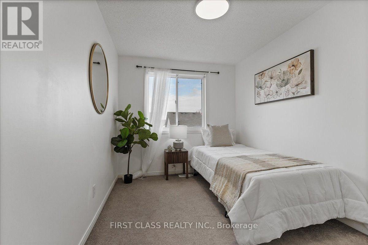 724 Angler Way, Waterloo, ON, N2K 4L6 - 4