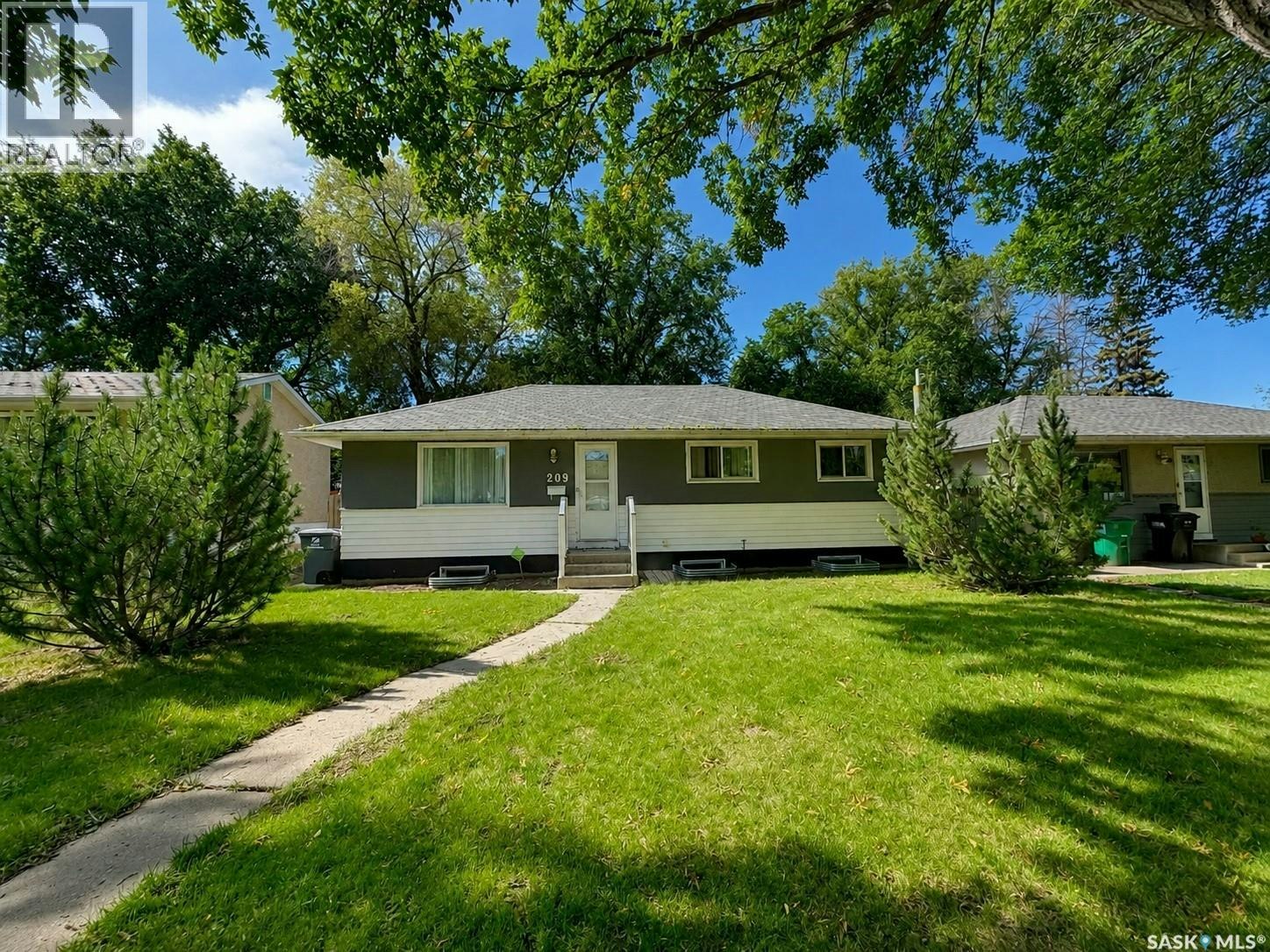 209 Winnipeg Avenue S, Saskatoon, SK, S7M 3M1