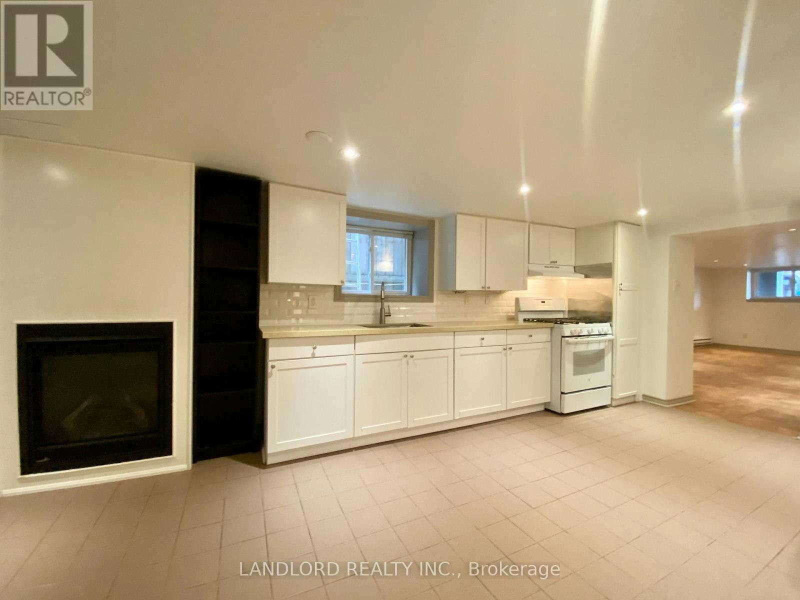 5-209 Madison Avenue, Toronto, ON, M5R 2S6
