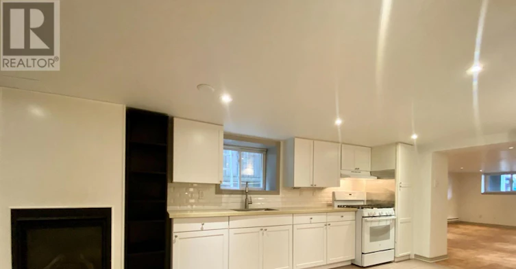 5-209 Madison Avenue, Toronto, ON, M5R 2S6