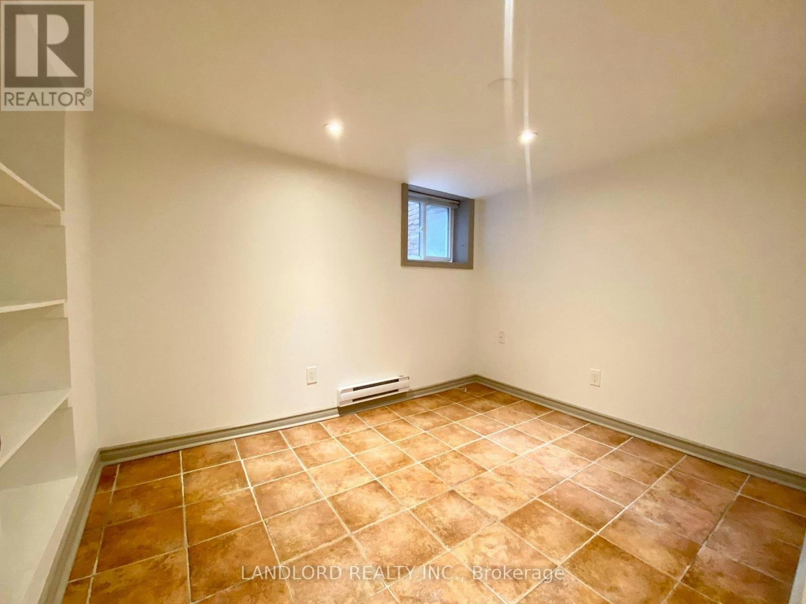 5-209 Madison Avenue, Toronto, ON, M5R 2S6 - 13