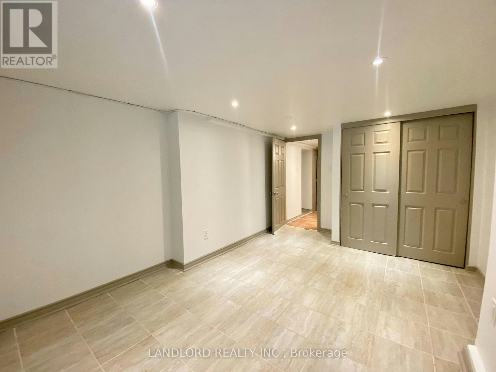 5-209 Madison Avenue, Toronto, ON, M5R 2S6 - 17