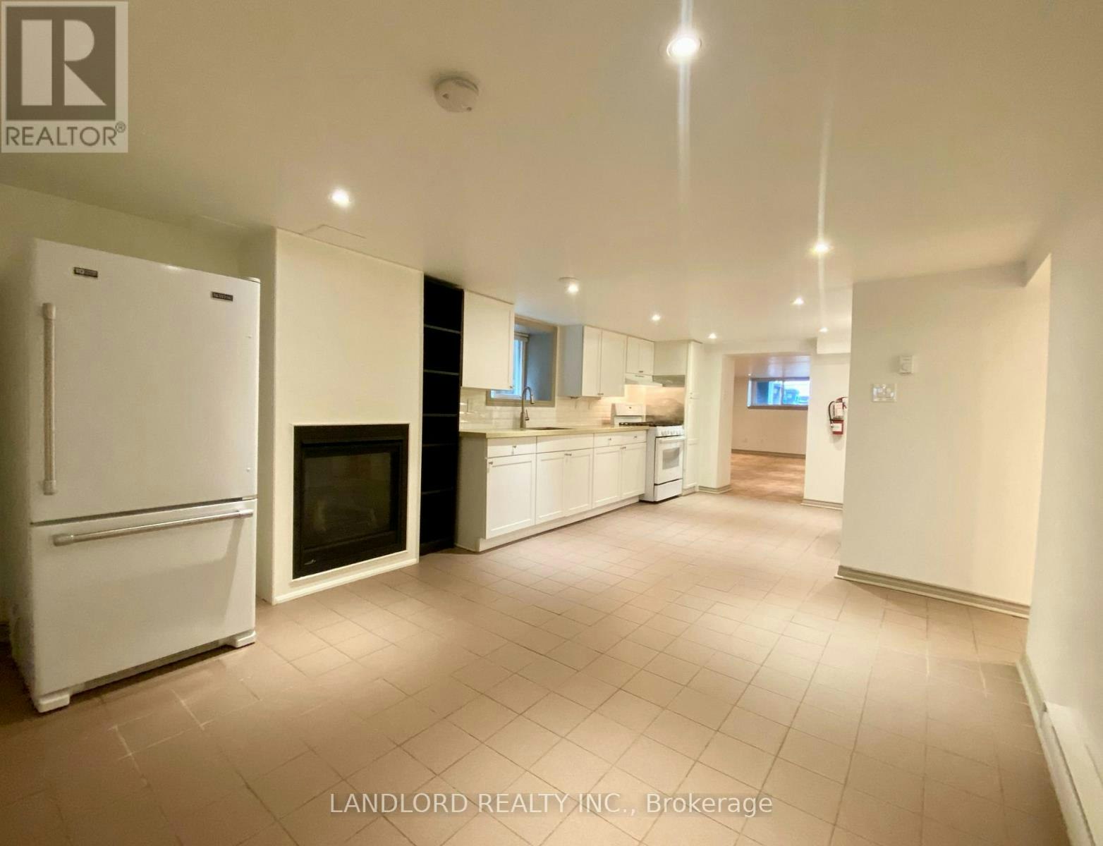 5-209 Madison Avenue, Toronto, ON, M5R 2S6 - 5