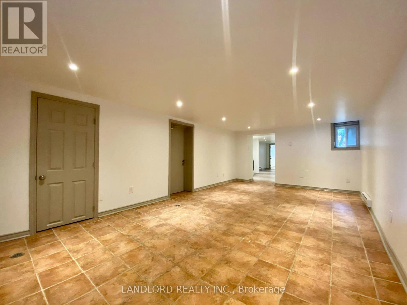 5-209 Madison Avenue, Toronto, ON, M5R 2S6 - 9