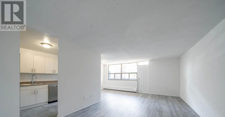 402-165 Cosburn Avenue, Toronto, ON, M4J 2L3 - 6