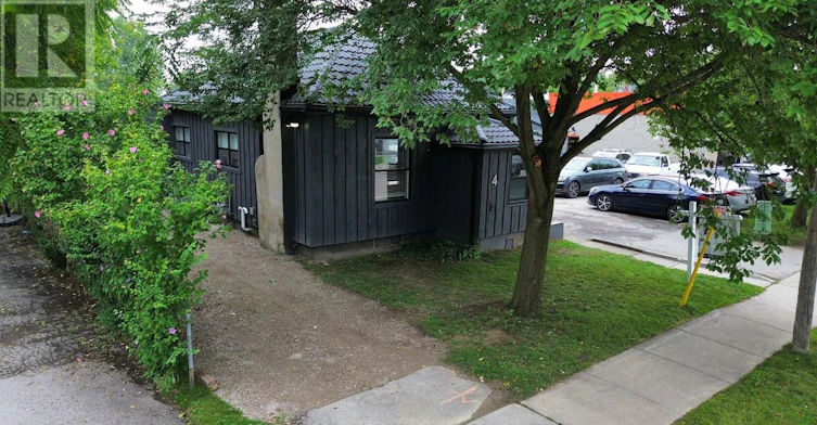 4 Elmwood Place, London, ON, N6J 1J2 - 3