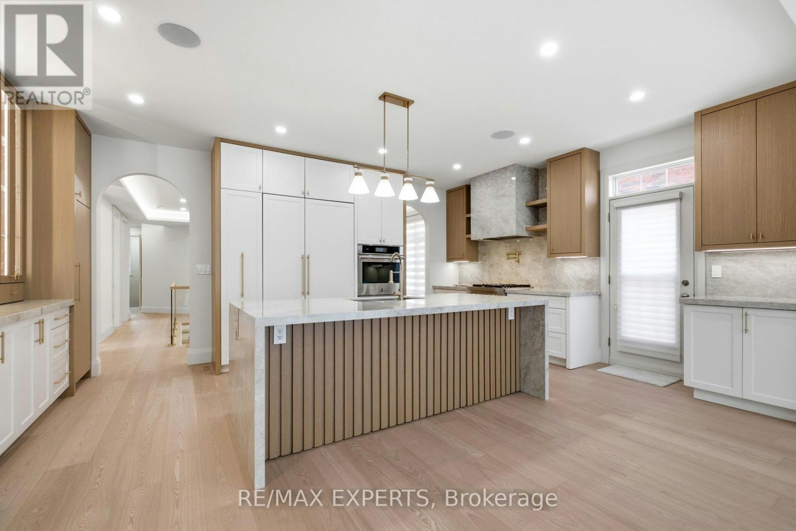 12 Valley Point Crescent, King, ON, L7B 0B7 - 13