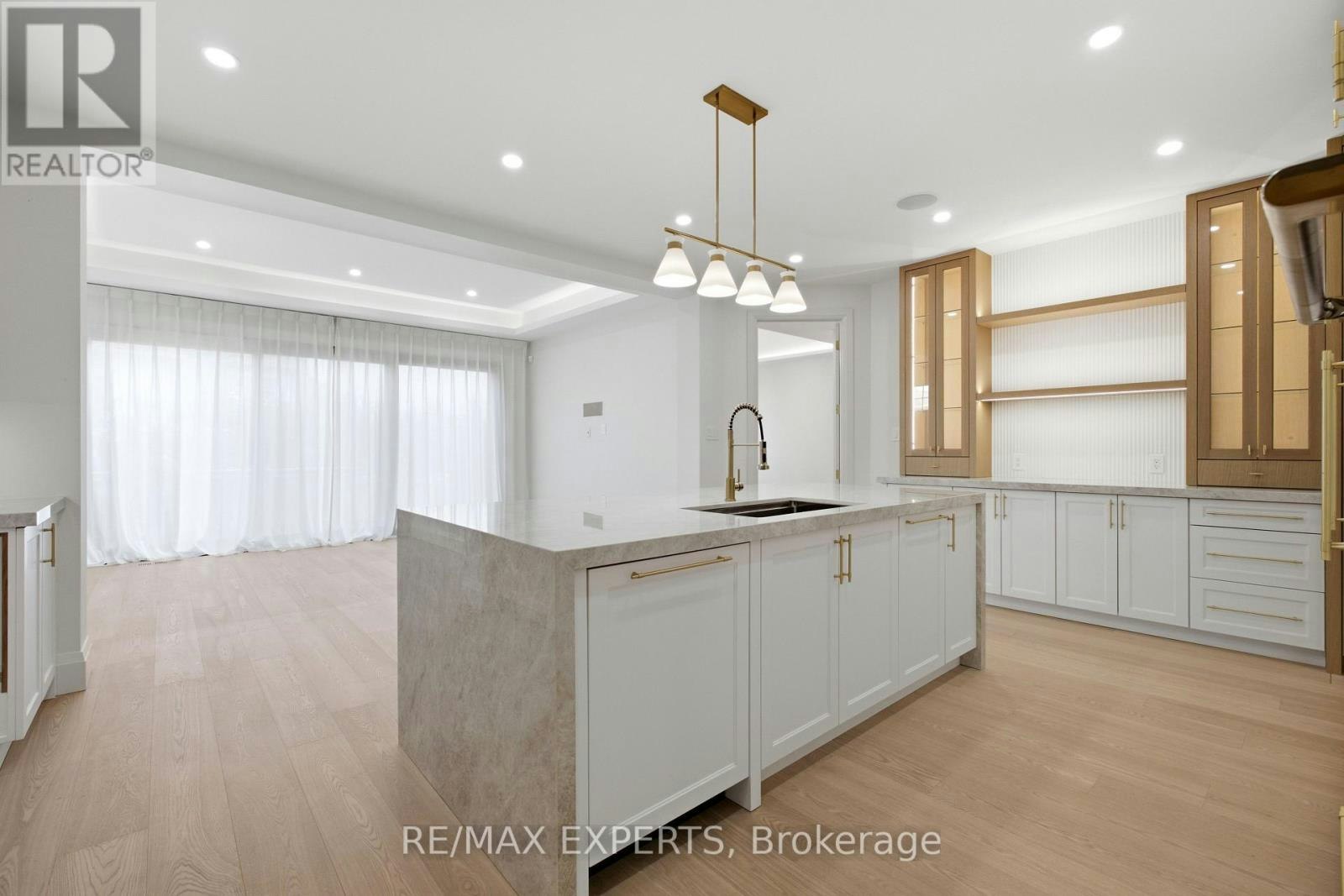 12 Valley Point Crescent, King, ON, L7B 0B7 - 10