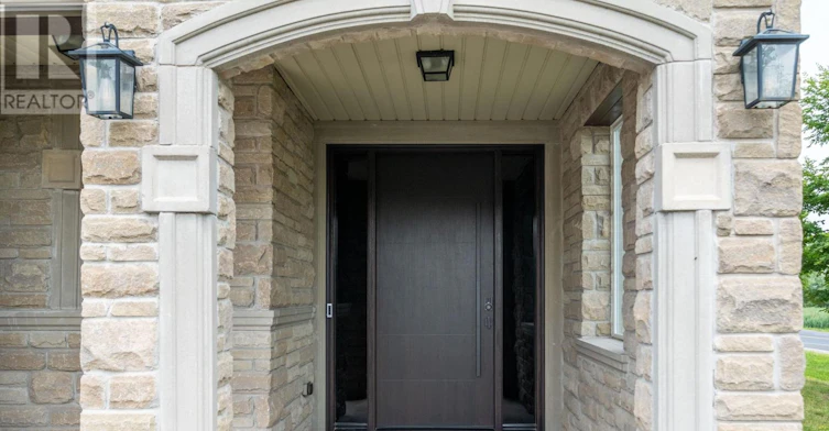 12 Valley Point Crescent, King, ON, L7B 0B7 - 4