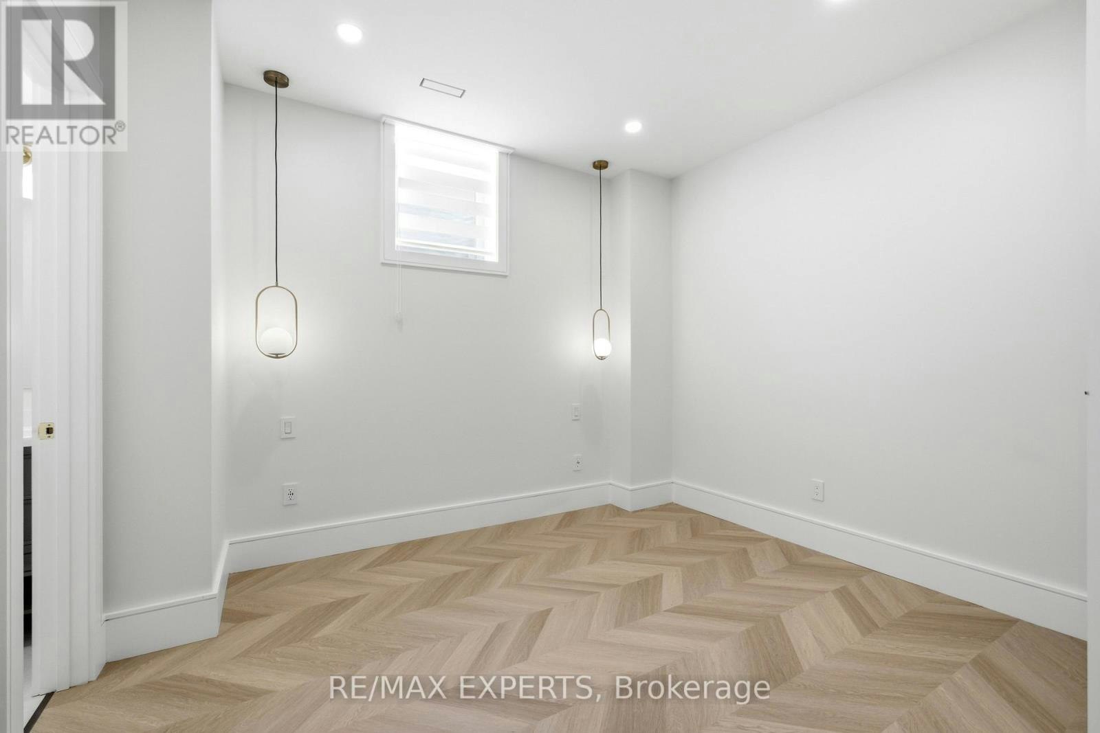 12 Valley Point Crescent, King, ON, L7B 0B7 - 39