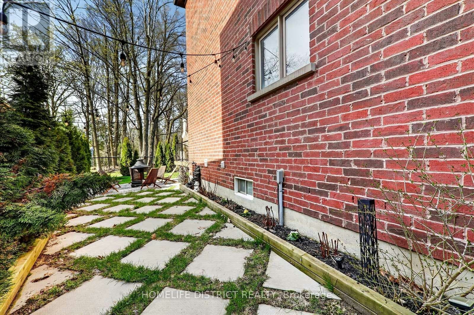 210 Cannes Avenue, Vaughan, ON, L4L 8L1 - 48