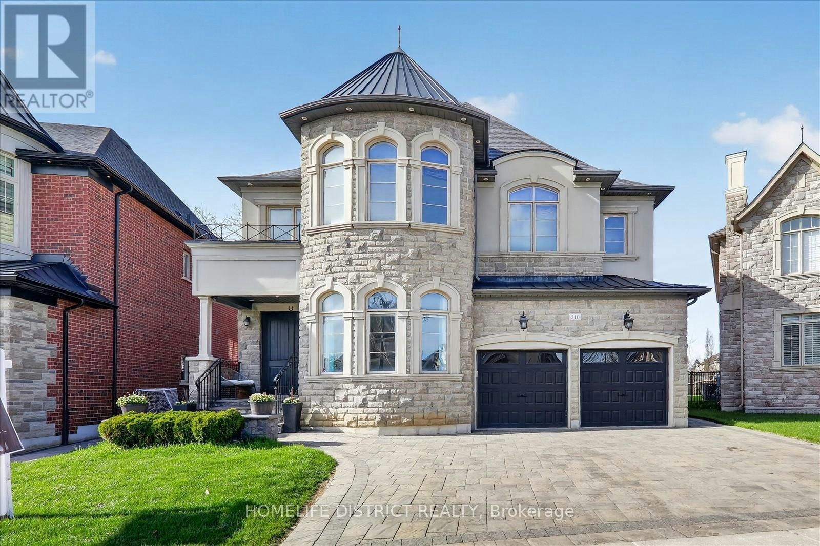 210 Cannes Avenue, Vaughan, ON, L4L 8L1