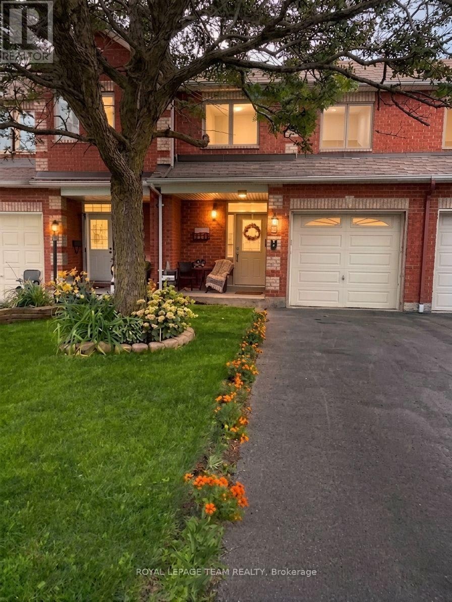 5 Chantilly Gate, Ottawa, ON, K2S 2B2