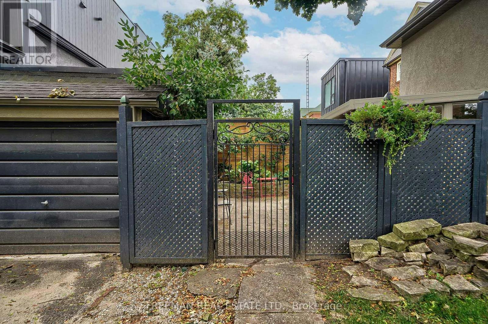 B-351 Windermere Avenue, Toronto, ON, M6S 3L1 - 19