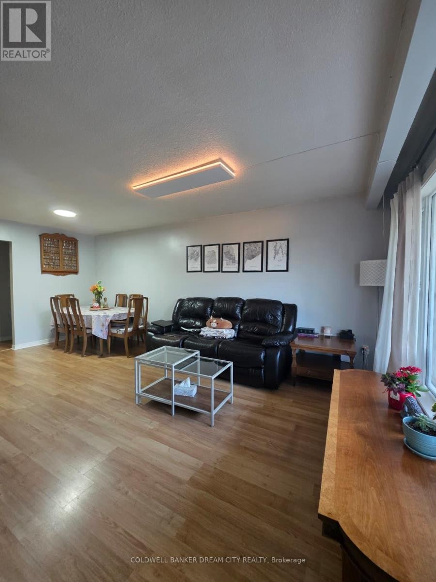 120 Hahn Avenue, Cambridge, ON, N3C 2X9 - 3