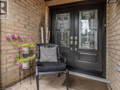 90 Surrey Drive - 4