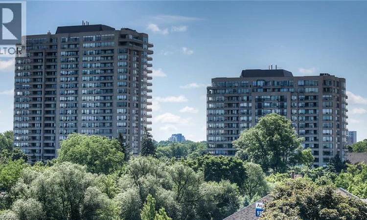 1104-4 Willow Street