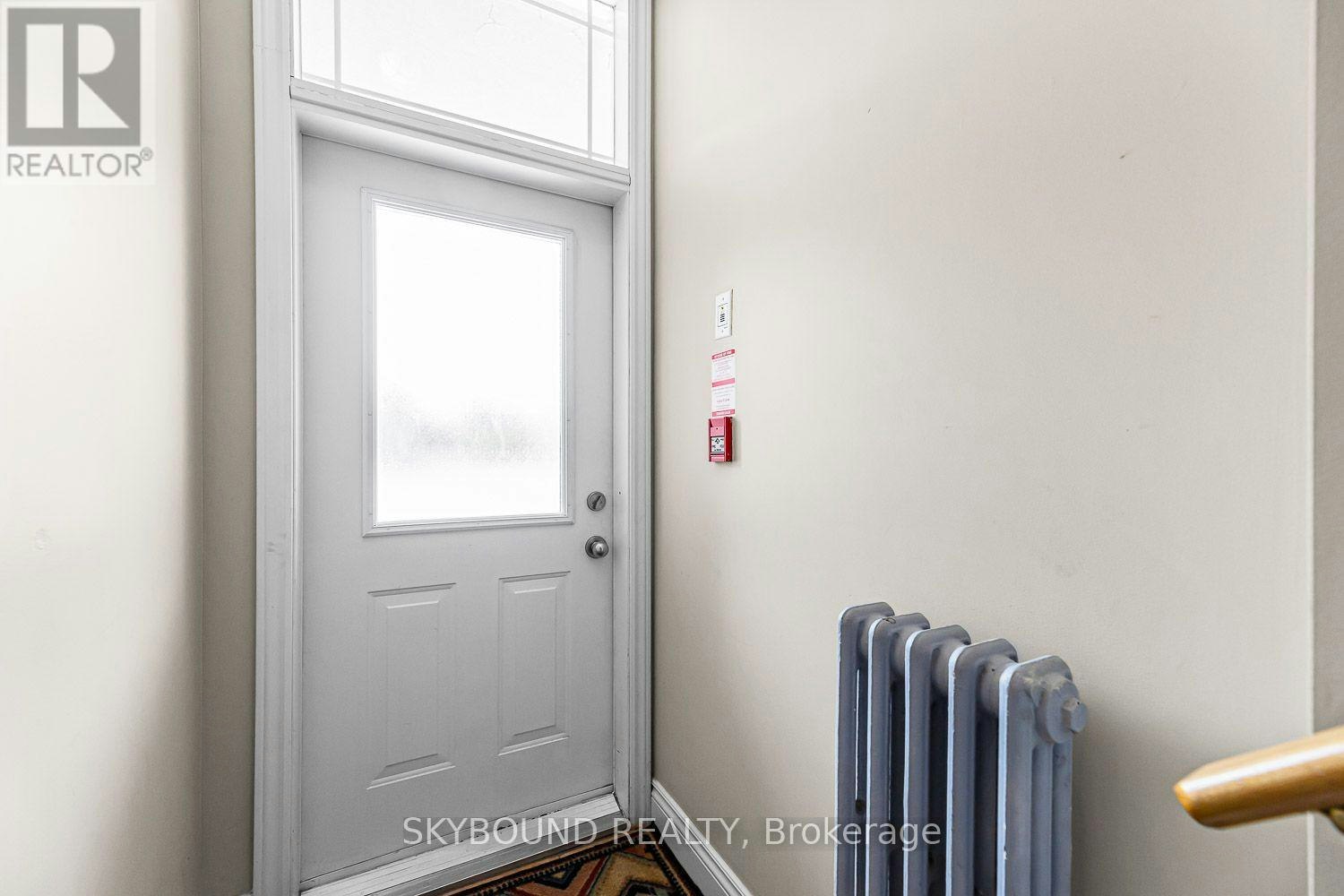 1-910 Kingston Road S, Toronto, ON, M4E 1S5 - 3