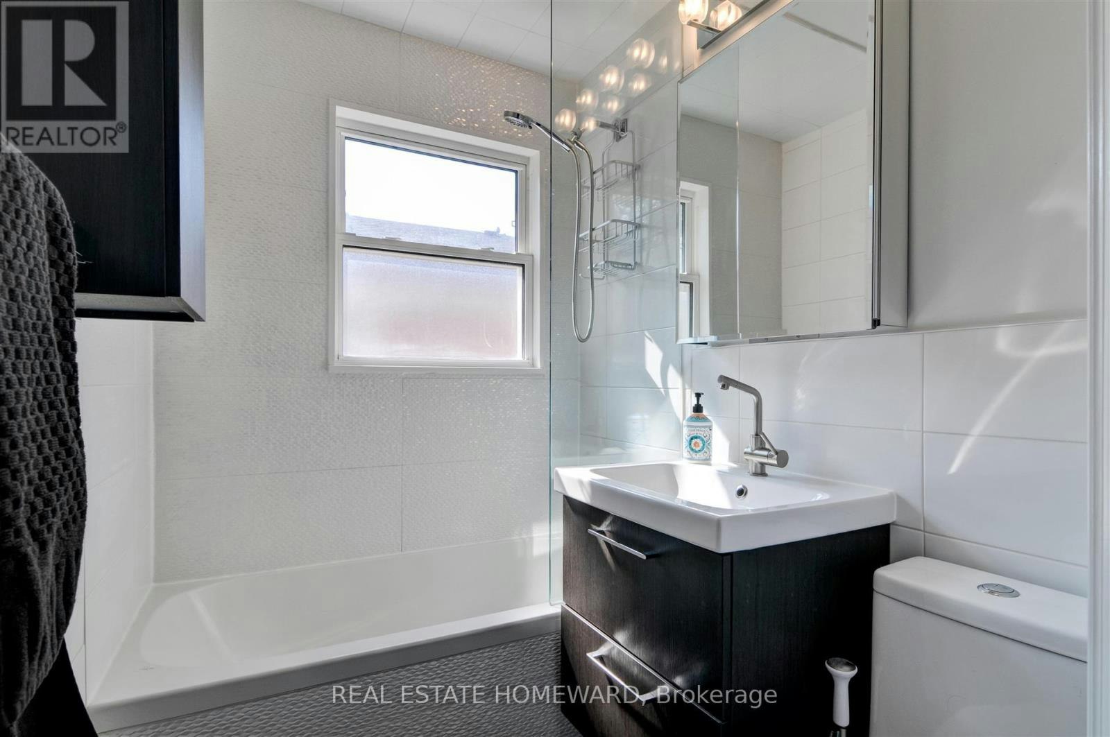 MAIN FLOOR-21 Love Crescent, Toronto, ON, M4E 1V6 - 26