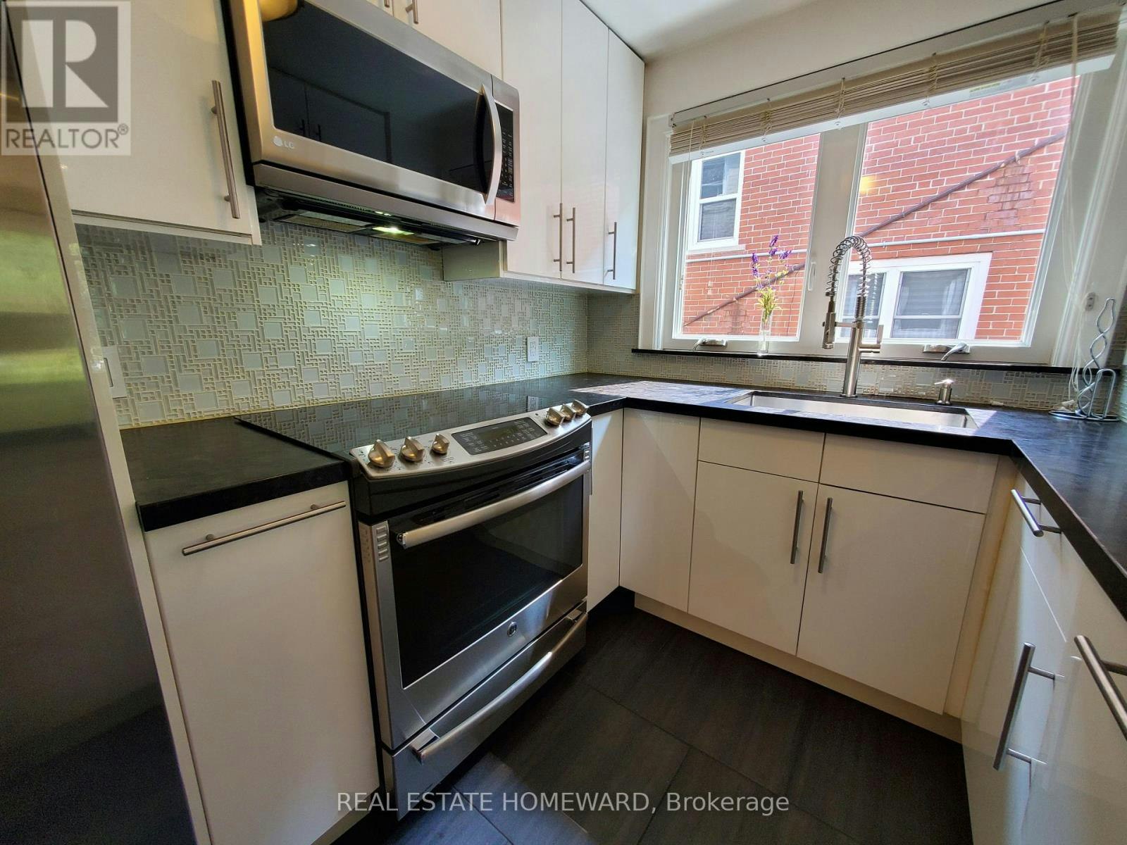 MAIN FLOOR-21 Love Crescent, Toronto, ON, M4E 1V6 - 11