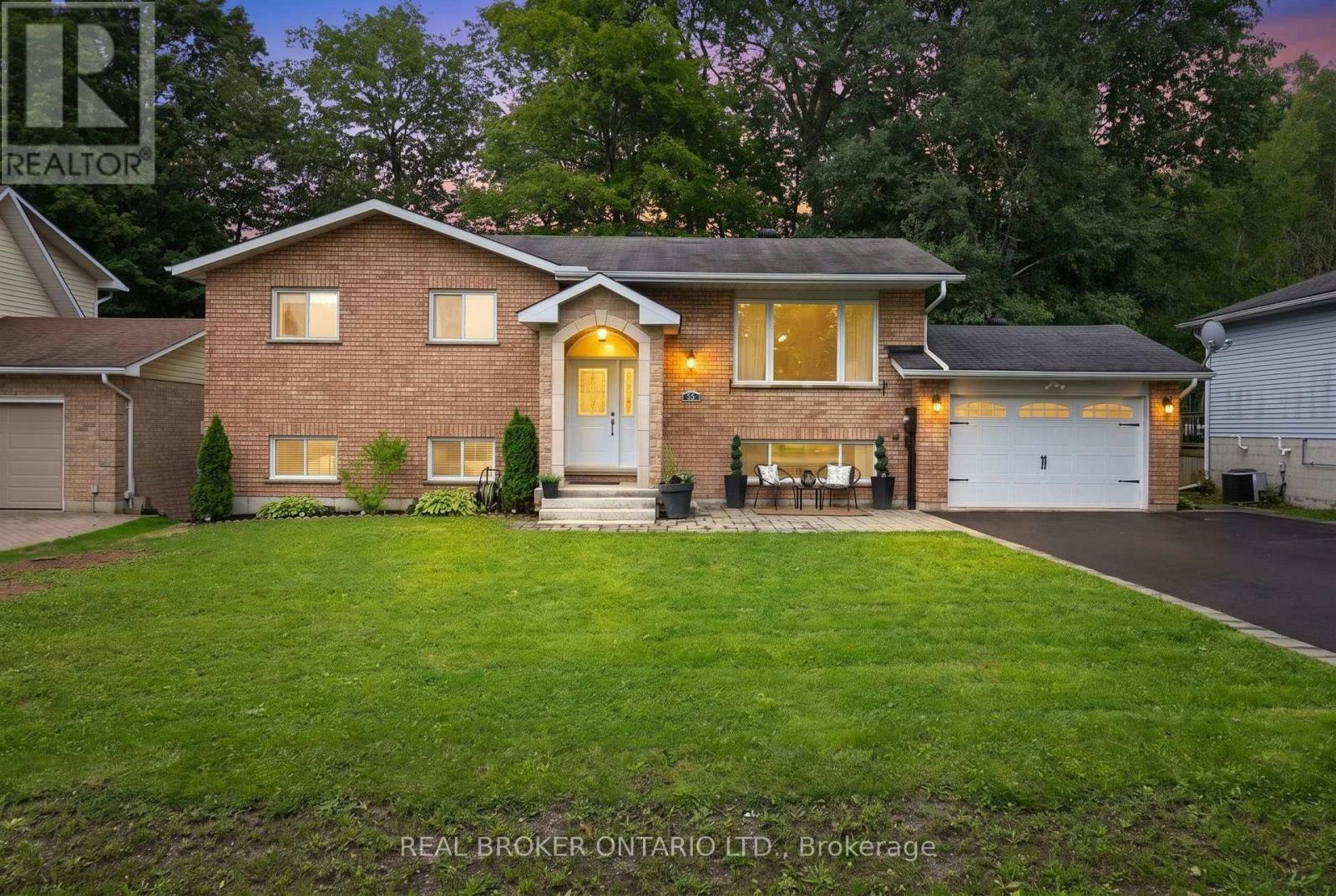 55 Elizabeth Street, Tay, ON, L0K 2A0