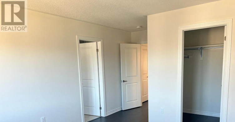 11 Sapphire Way, Thorold, ON, L2V 0L4 - 11