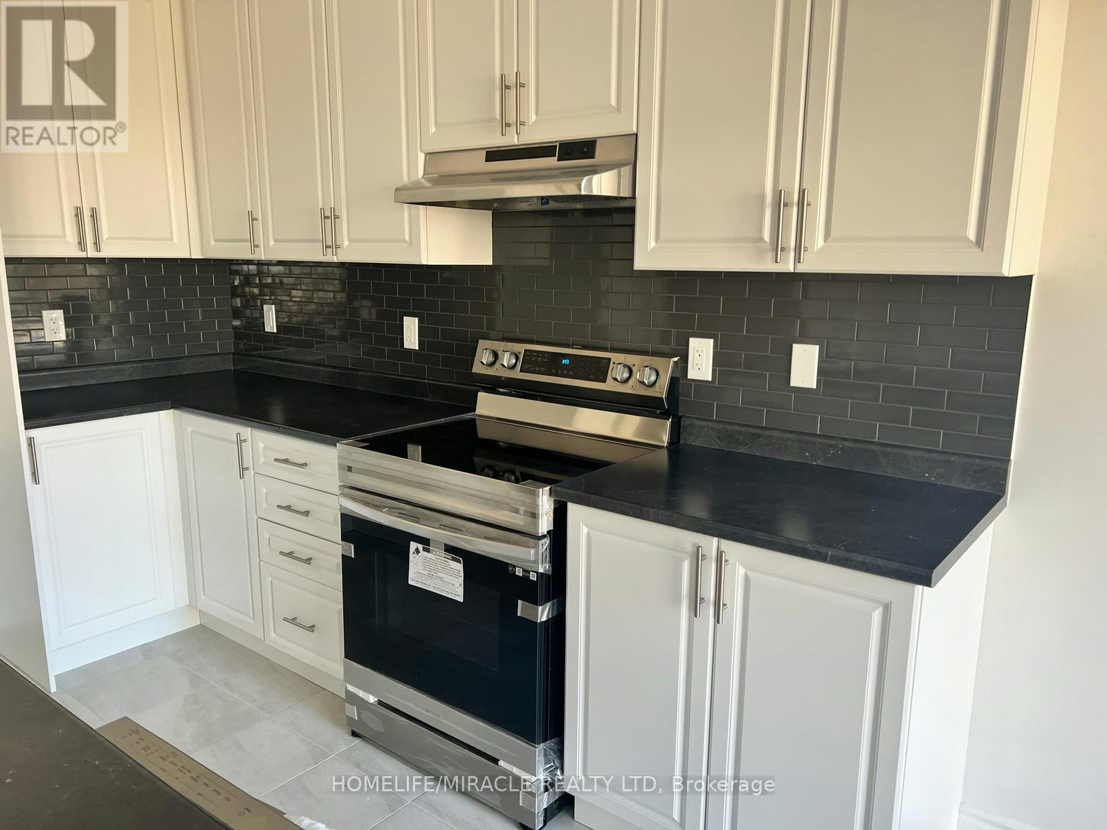 11 Sapphire Way, Thorold, ON, L2V 0L4 - 3