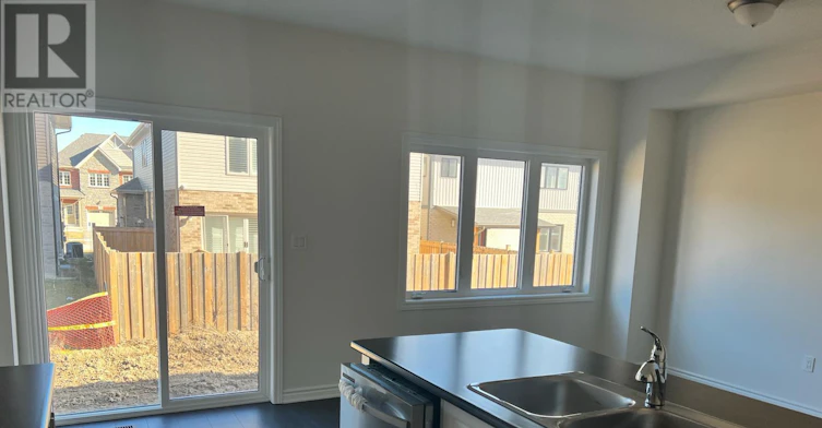 11 Sapphire Way, Thorold, ON, L2V 0L4 - 5