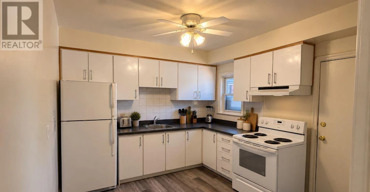 2 UPPER-168 Vaughan Road, Toronto, ON, M6C 2M2 - 9