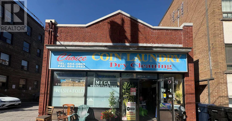 2 UPPER-168 Vaughan Road, Toronto, ON, M6C 2M2 - 16