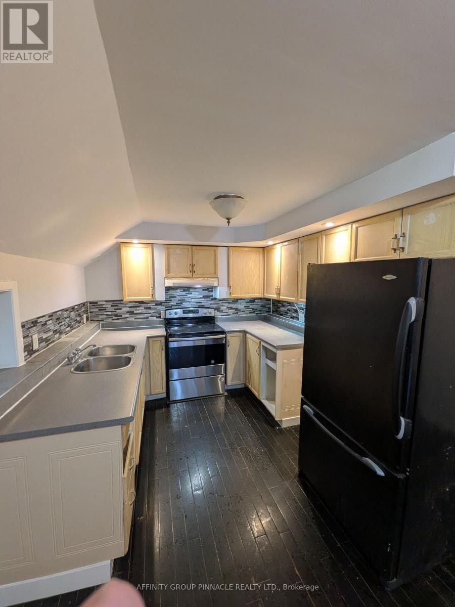 12 Russell Street W, Kawartha Lakes, ON, K9V 2W6 - 2