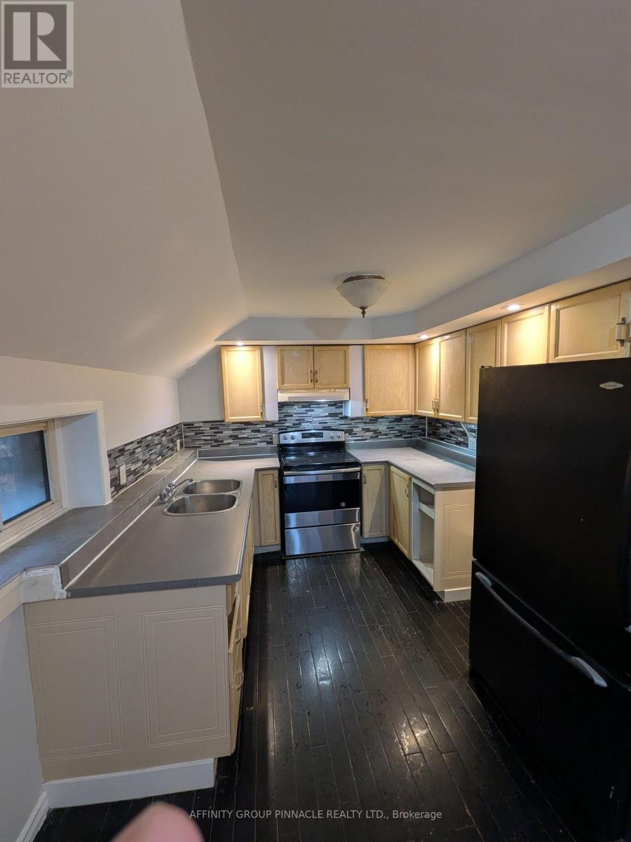 12 Russell Street W, Kawartha Lakes, ON, K9V 2W6