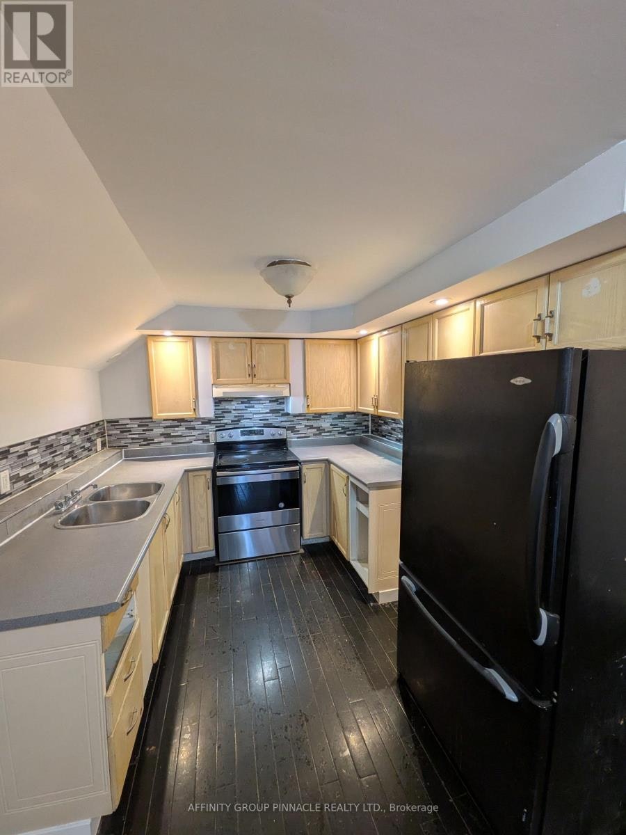 12 Russell Street W, Kawartha Lakes, ON, K9V 2W6 - 3