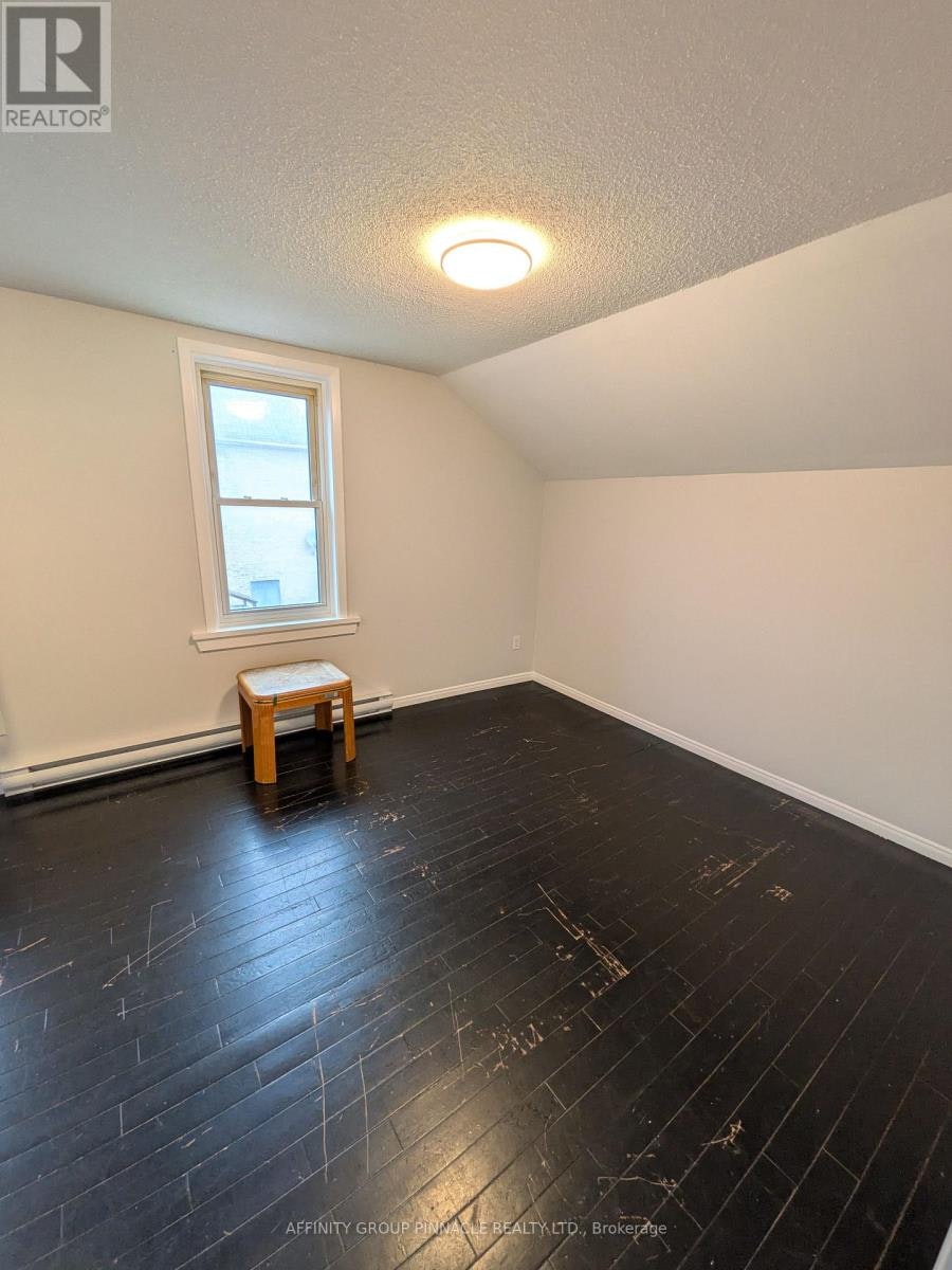 12 Russell Street W, Kawartha Lakes, ON, K9V 2W6 - 7