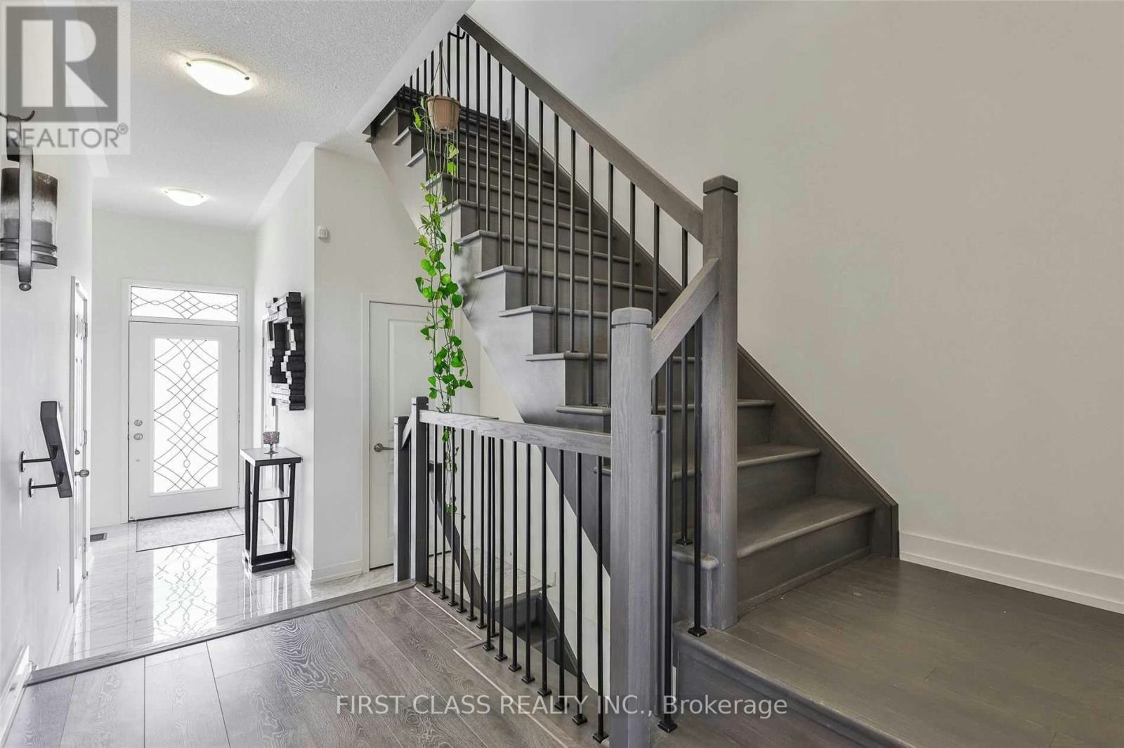 3211 Mintwood Circle, Oakville, ON, L6H 0N9 - 4