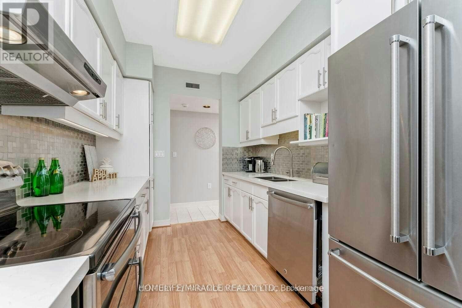 418-2199 Sixth Line, Oakville, ON, L6H 5V3 - 3