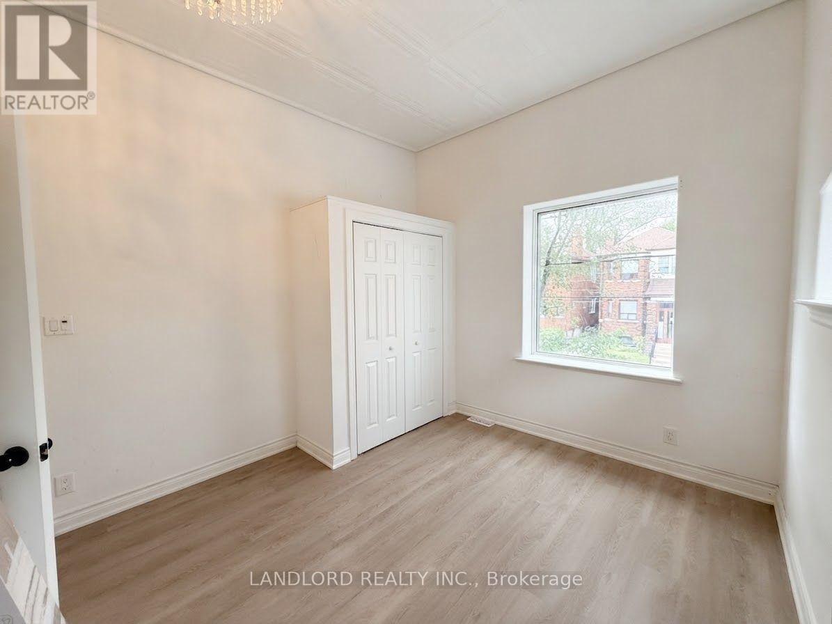 UPR. FR-385 Jane Street, Toronto, ON, M6S 3Z3 - 22
