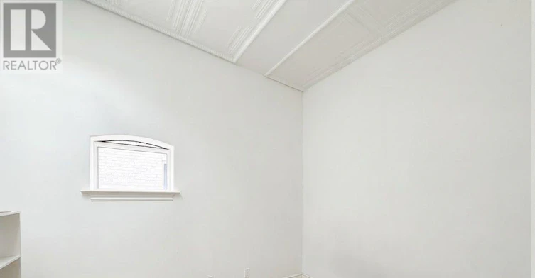 UPR. FR-385 Jane Street, Toronto, ON, M6S 3Z3 - 13